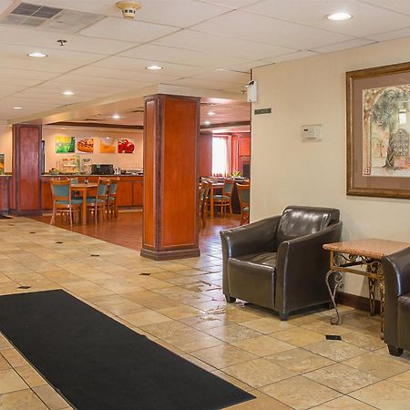 Quality Inn & Suites Detroit Metro Airport Romulus Εξωτερικό φωτογραφία