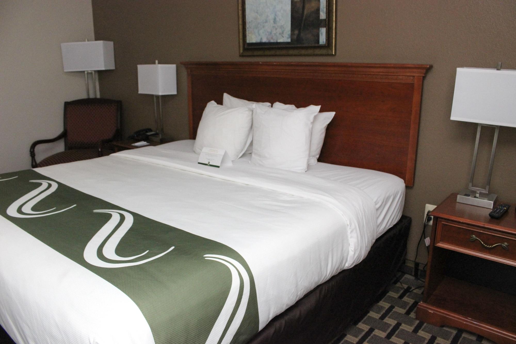 Quality Inn & Suites Detroit Metro Airport Romulus Εξωτερικό φωτογραφία