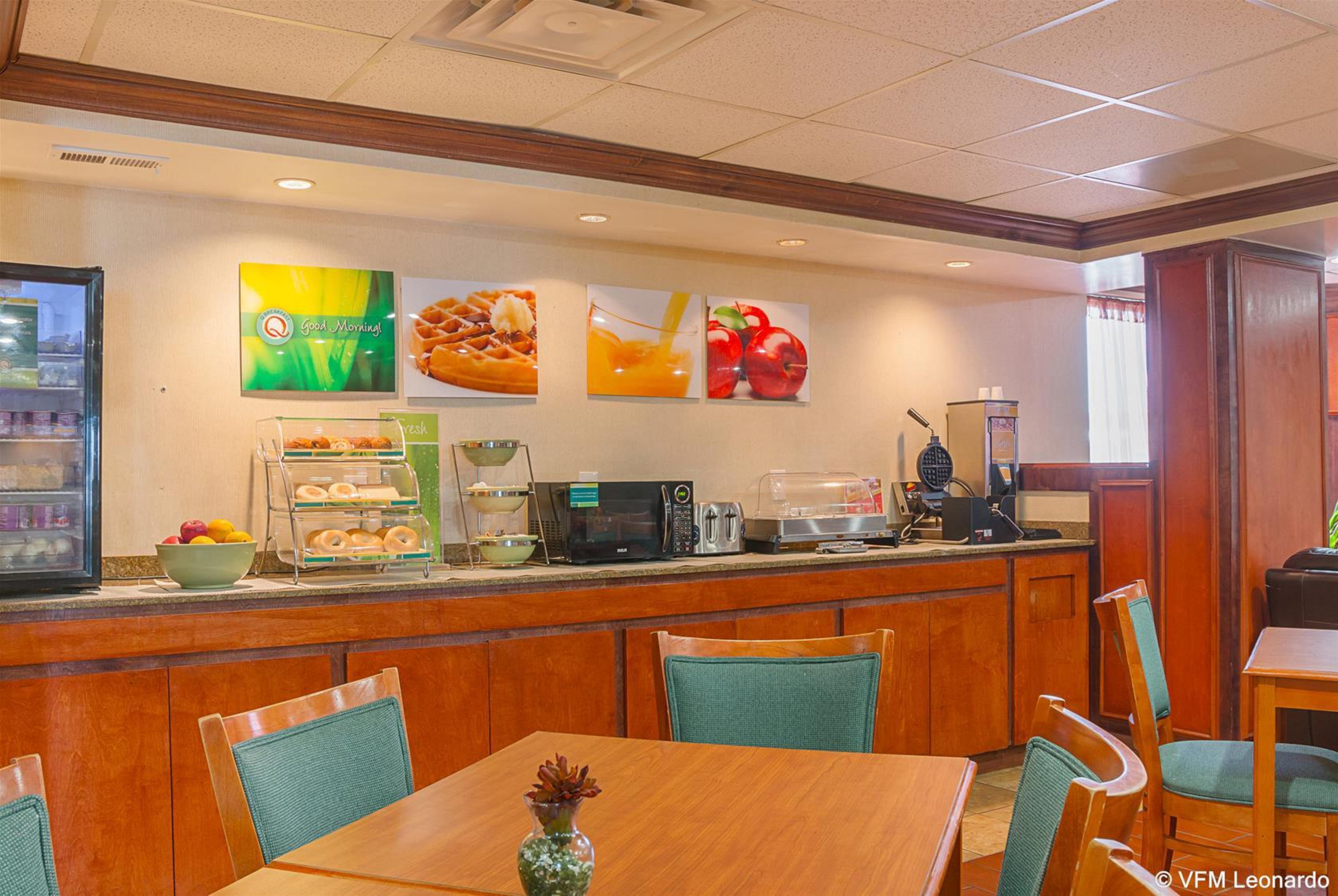 Quality Inn & Suites Detroit Metro Airport Romulus Εξωτερικό φωτογραφία