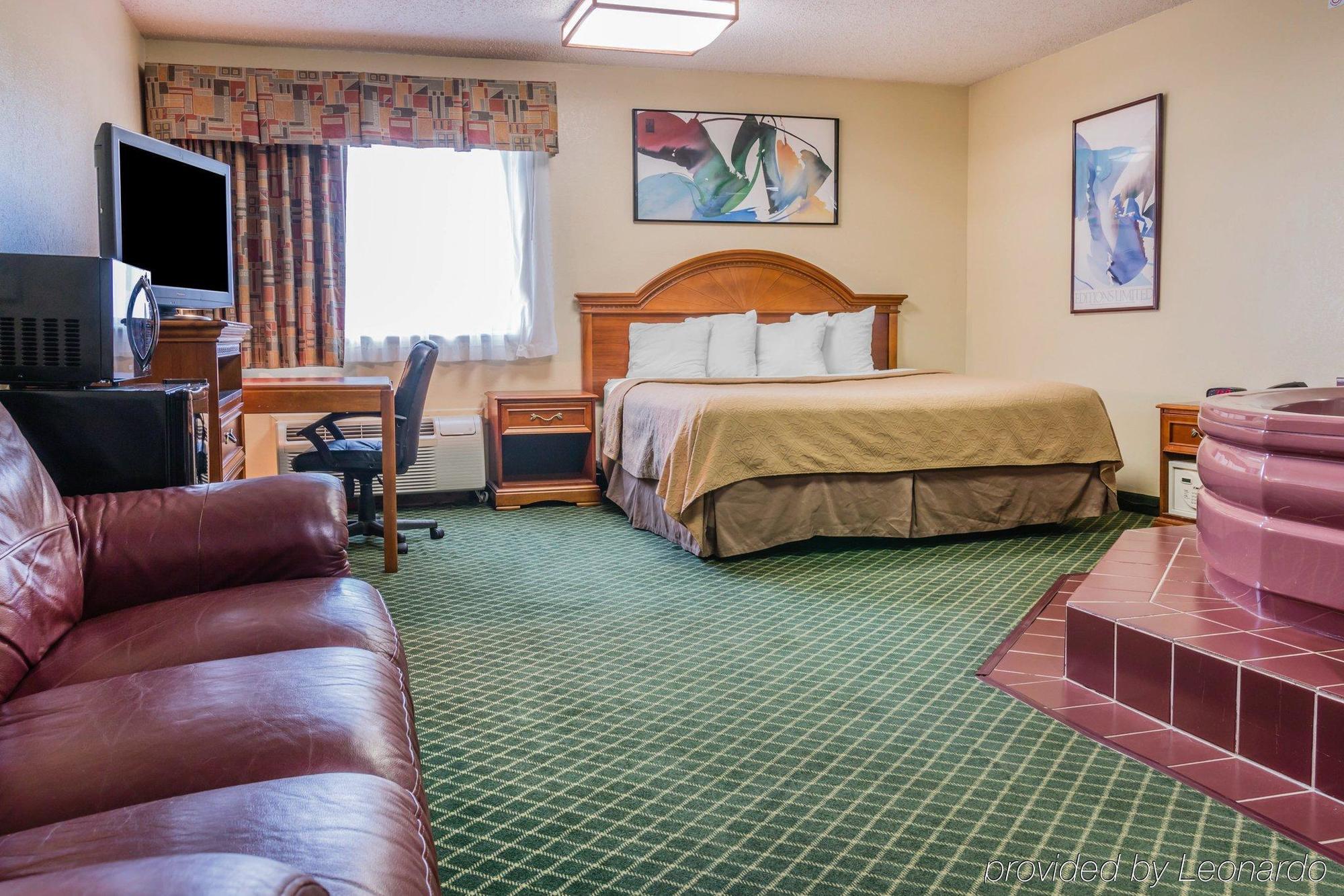 Quality Inn & Suites Detroit Metro Airport Romulus Εξωτερικό φωτογραφία