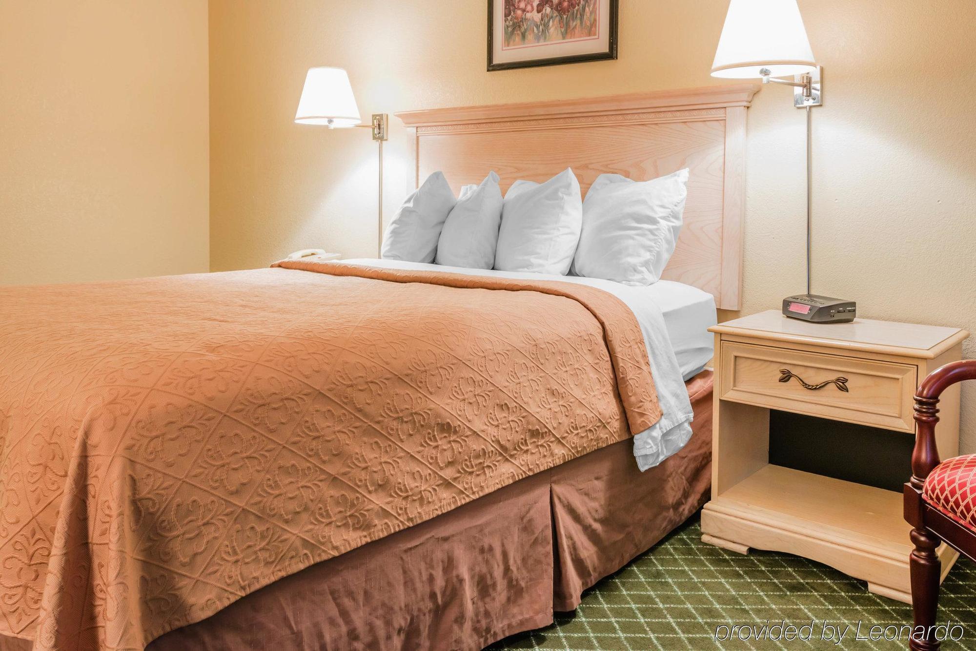 Quality Inn & Suites Detroit Metro Airport Romulus Εξωτερικό φωτογραφία
