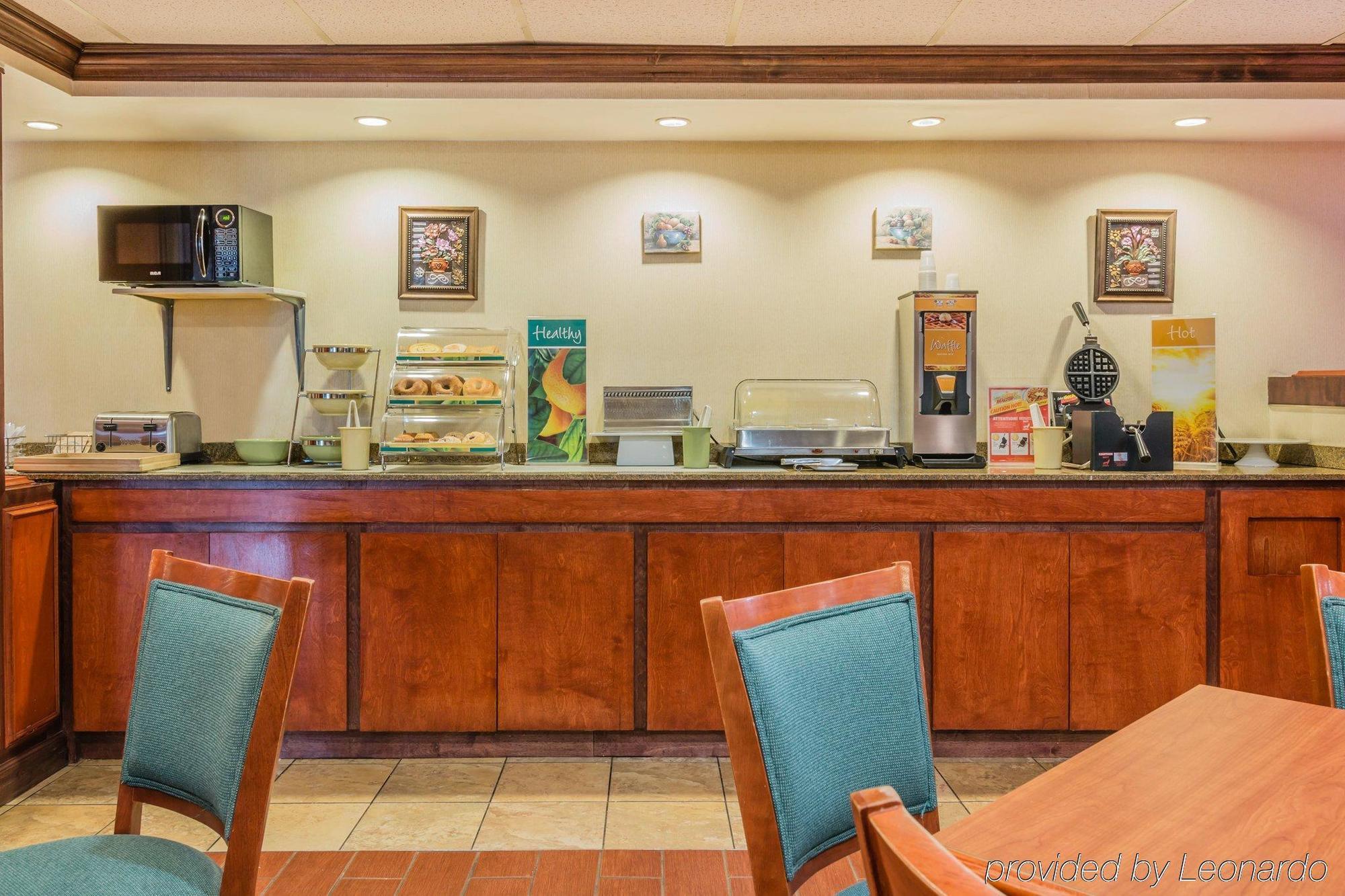 Quality Inn & Suites Detroit Metro Airport Romulus Εξωτερικό φωτογραφία